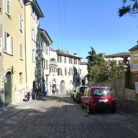 Porta Dipinta House Alta Бергамо