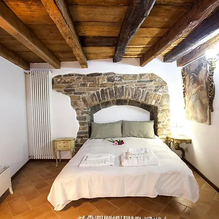 Porta Dipinta House Alta