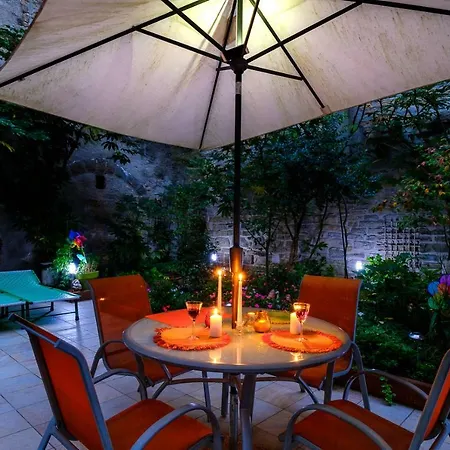 Porta Dipinta House Alta Apartment