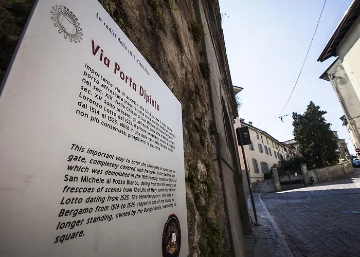 Porta Dipinta House Alta *